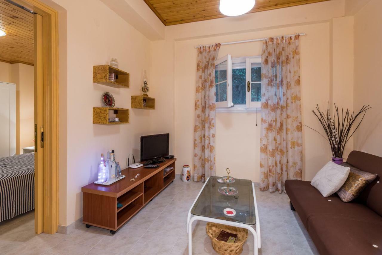 Velonádes Family Holiday Apartment With Garden & Bbq מראה חיצוני תמונה