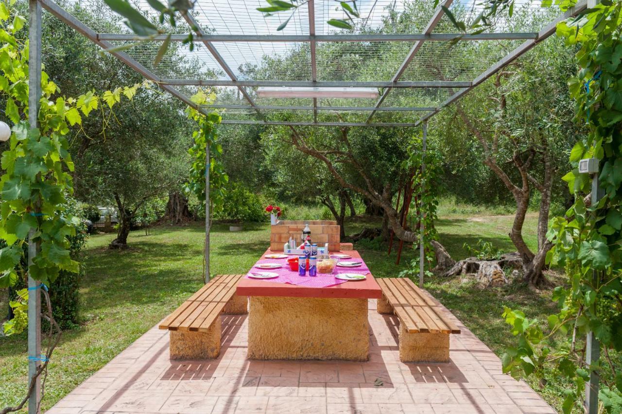 Velonádes Family Holiday Apartment With Garden & Bbq מראה חיצוני תמונה